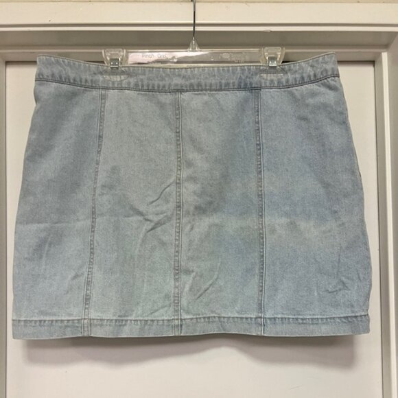 Forever 21 + faded denim/jean skirt with buttons - size 16 - Picture 2 of 9
